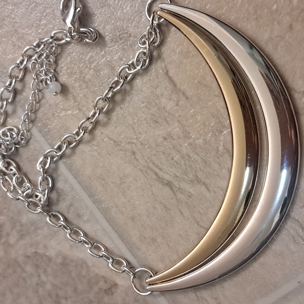 Avon Vtg Muliti Color Necklace